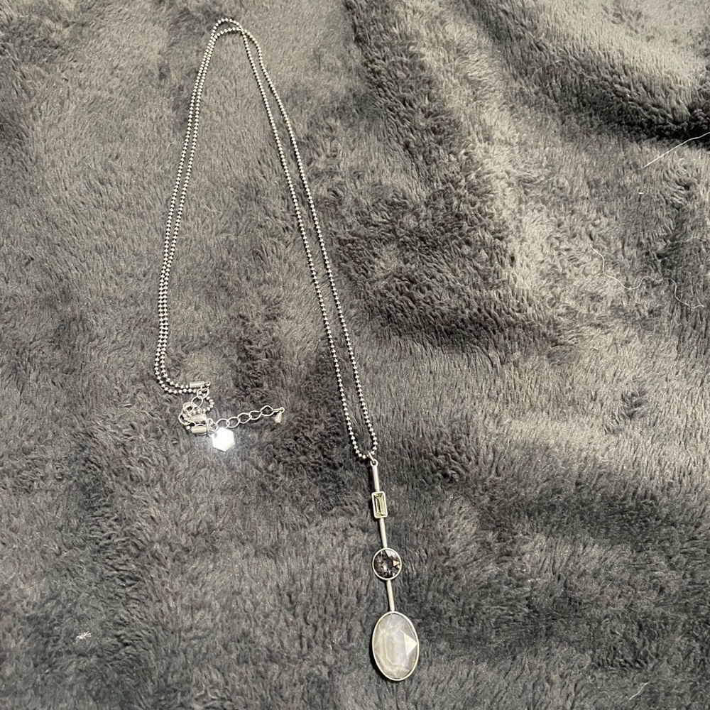 Elegant Silver Pendant Necklace